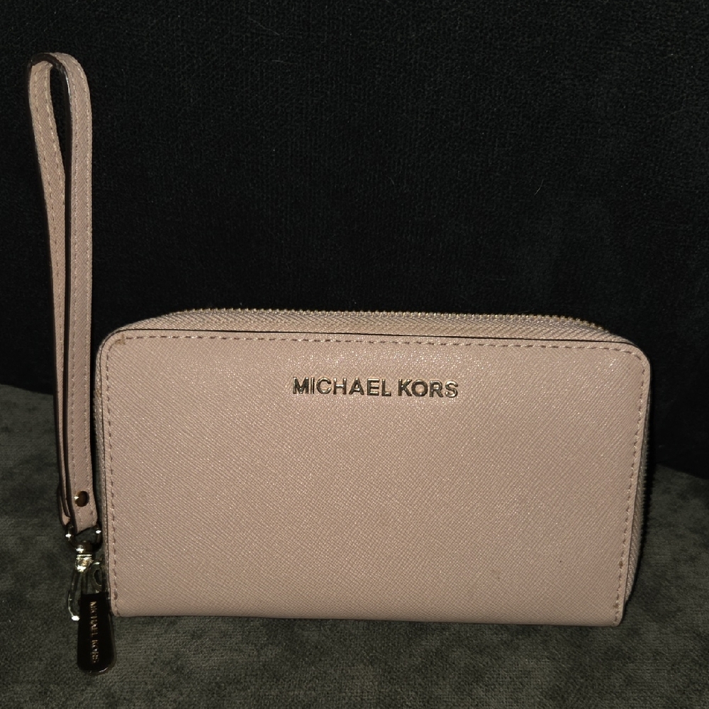 Michael Kors Blush Pink Wristlet